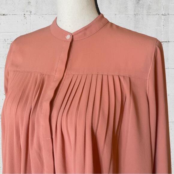 Abercrombie & Fitch Pleated Swing Blouse Size Medium - Picture 3 of 11